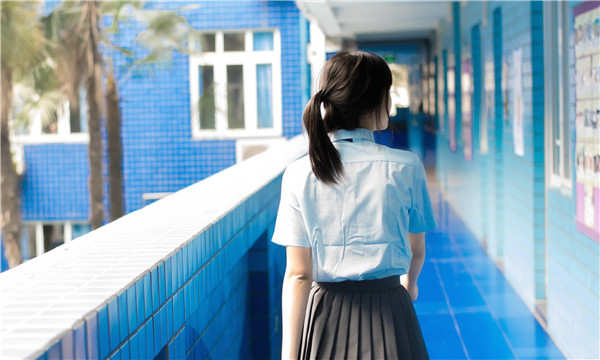 岑巩如何找到一个可以帮助我生孩子的女人？
